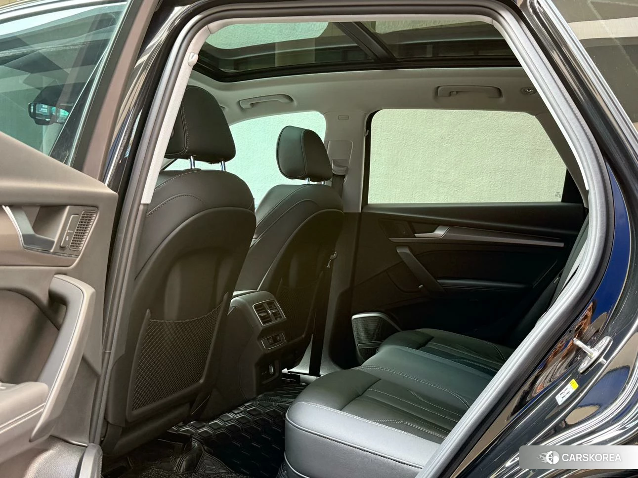 Audi Q5L id 4467420 из Китая 9
