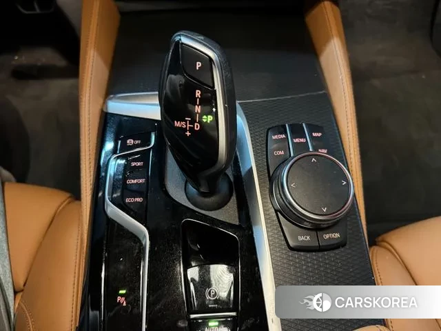 BMW 5 Series (G30) id 3649731 из Кореи 16