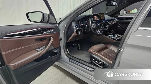 BMW 5 Series (G30) id 4871939 из Кореи 30