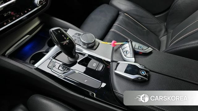 BMW 5 Series (G30) id 3925105 из Кореи 19