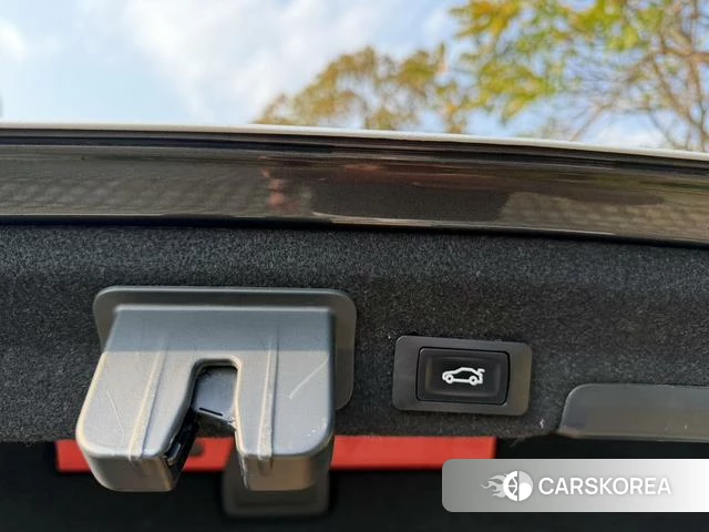 Audi A4L id 3889942 из Китая 11