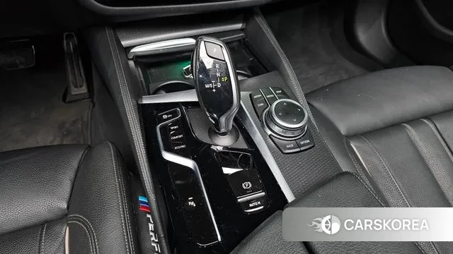 BMW 5 Series (G30) id 3348731 из Кореи 19