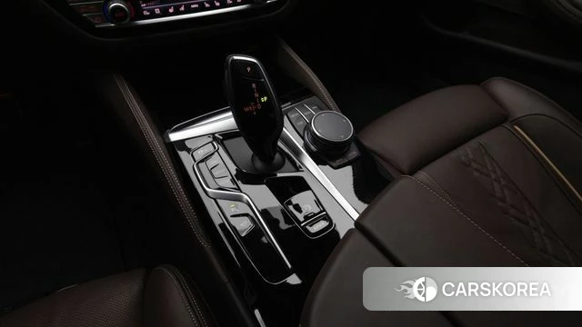 BMW 5 Series (G30) id 3798920 из Кореи 19