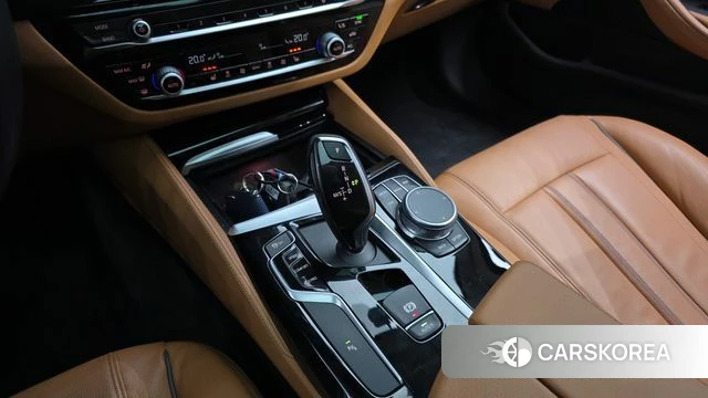 BMW 5 Series (G30) id 3844215 из Кореи 19