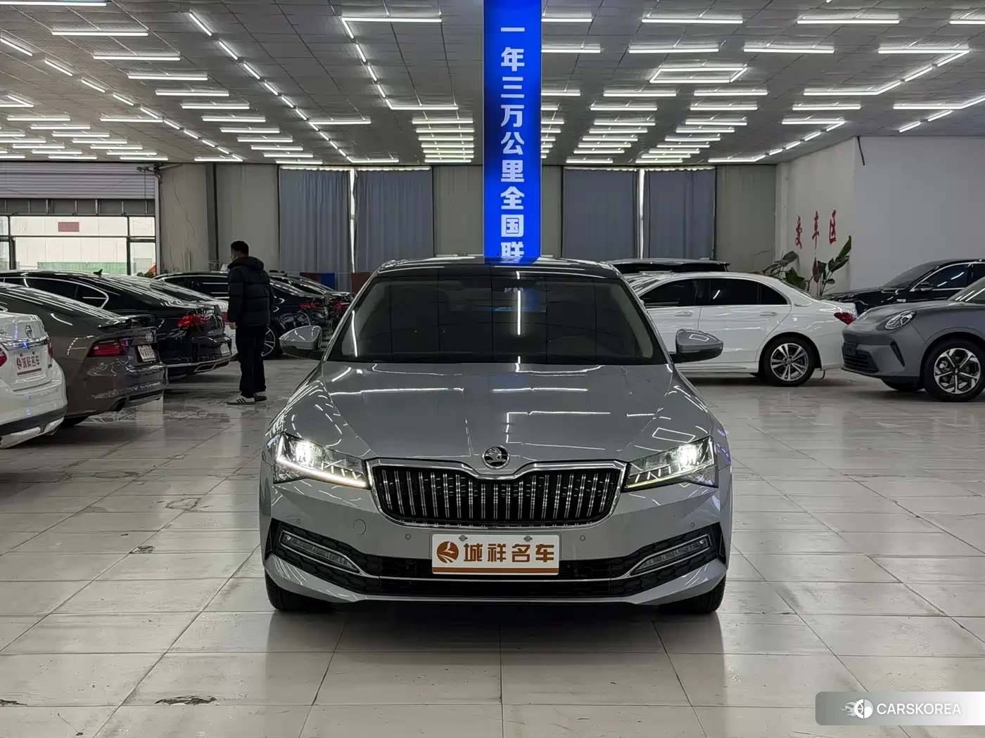 Skoda Superb id 4589332 из Китая 10