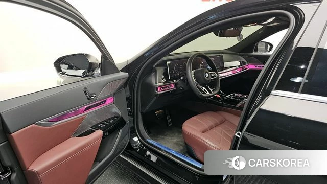 BMW 7 Series (G70) id 4279824 из Кореи 32