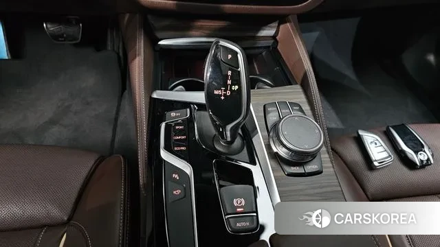 BMW 5 Series (G30) id 3374023 из Кореи 19