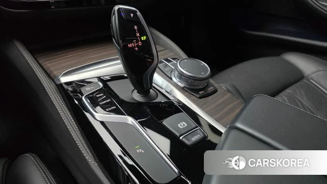 BMW 5 Series (G30) id 4430448 из Кореи 30