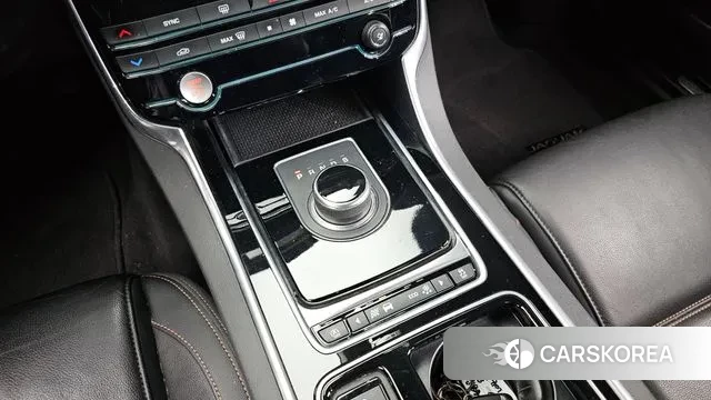 Jaguar XE id 3319795 из Кореи 19