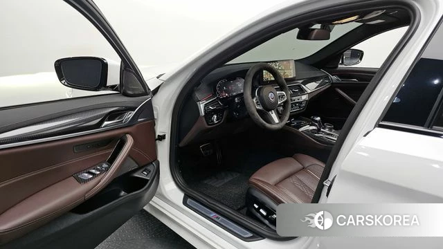 BMW 5 Series (G30) id 3940451 из Кореи 19