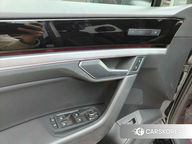 Volkswagen Touareg id 4240259 из Китая 19