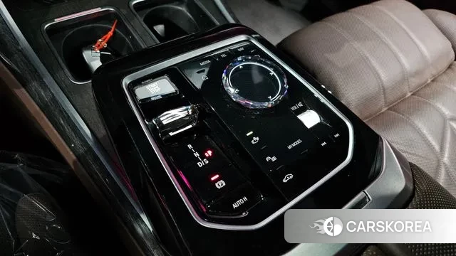 BMW 7 Series (G70) id 3457631 из Кореи 19