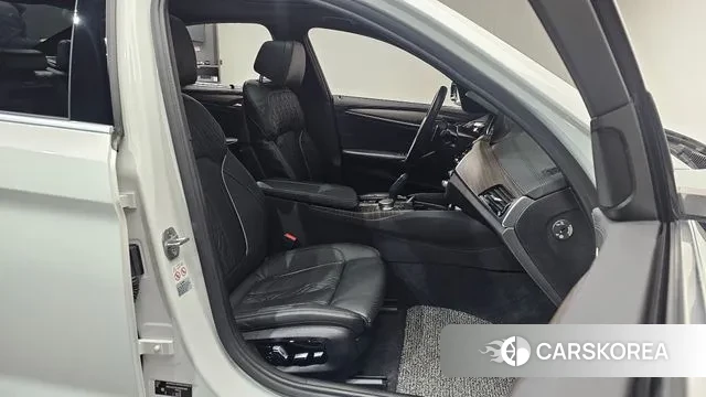 BMW 5 Series (G30) id 3627266 из Кореи 19