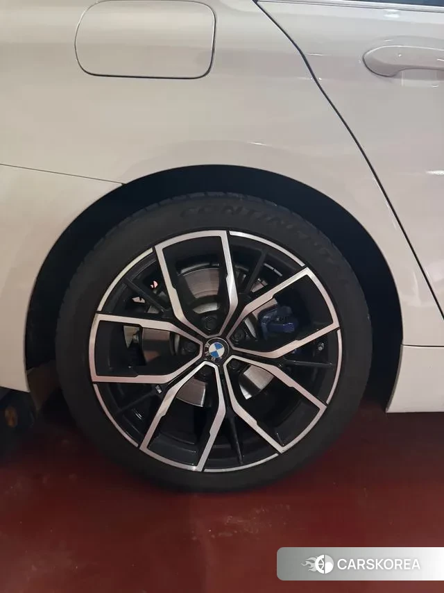 BMW 5 Series (G30) id 3458964 из Кореи 9