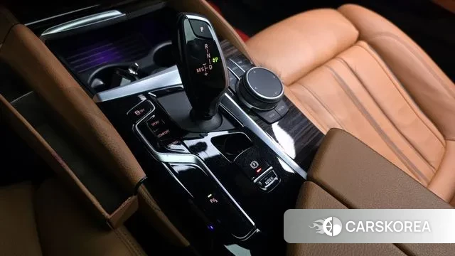 BMW 5 Series (G30) id 3539870 из Кореи 19