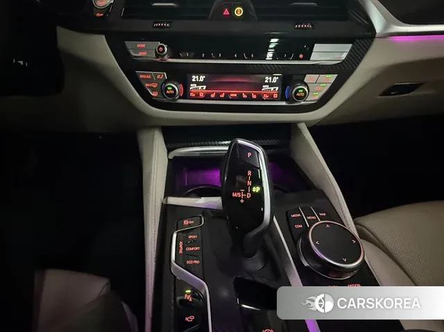 BMW 5 Series (G30) id 3411790 из Кореи 19