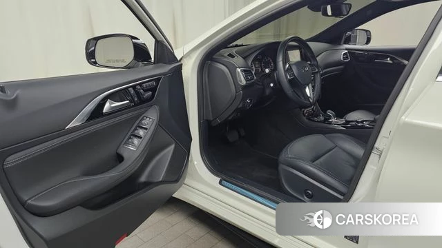 Infiniti Q30 id 4530673 из Кореи 29