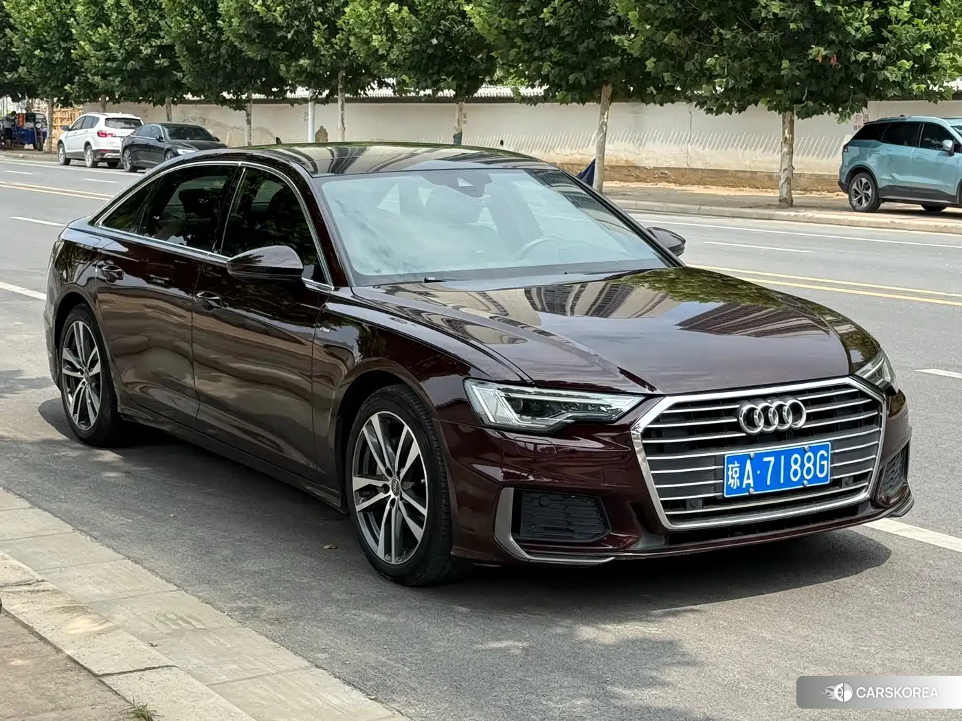 Audi A6L id 4600685 из Китая 9