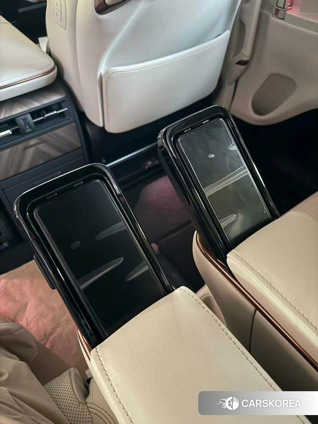 Lexus LM id 4262451 из Китая 20