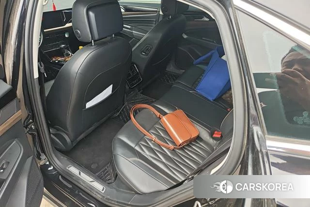 Volkswagen Passat id 4299984 из Китая 16