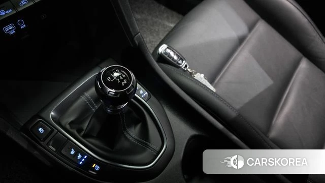 Hyundai Veloster (JS) id 3845352 из Кореи 19