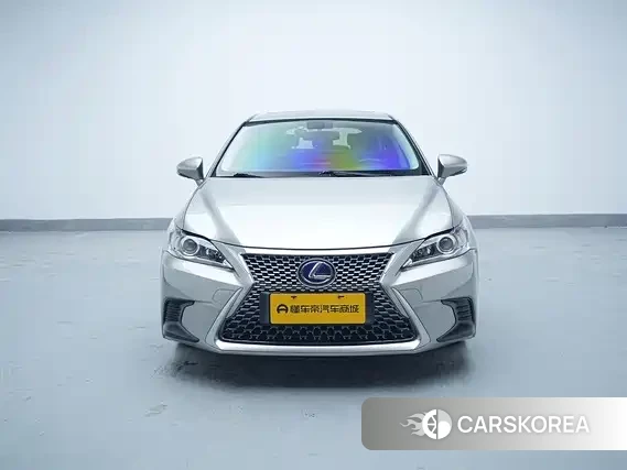 Lexus CT id 4628354 из Китая 19