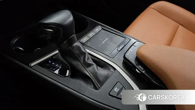 Lexus UX250h id 3534700 из Кореи 19