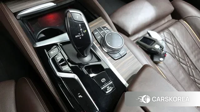 BMW 5 Series (G30) id 3686442 из Кореи 19