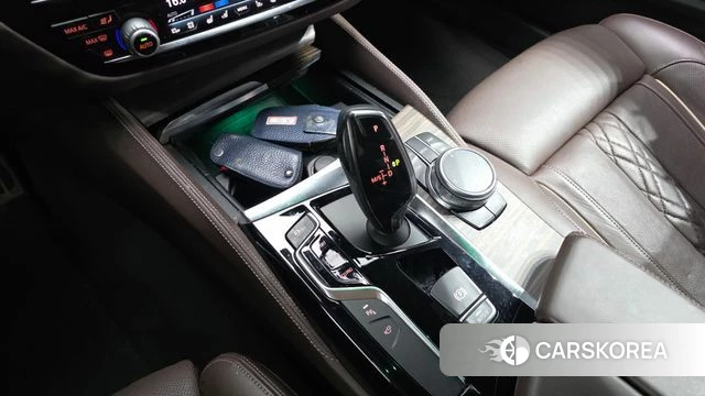 BMW 5 Series (G30) id 4689537 из Кореи 19