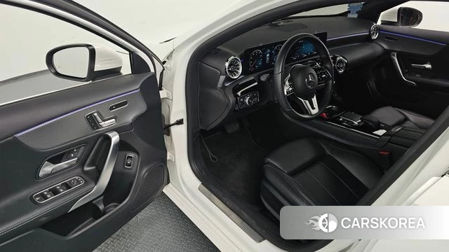Mercedes-Benz A-Class W177 id 4529478 из Кореи 28
