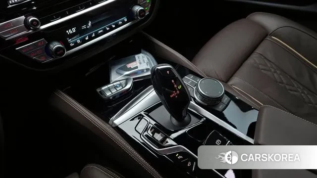 BMW 5 Series (G30) id 3153914 из Кореи 19