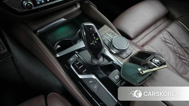 BMW 5 Series (G30) id 3844346 из Кореи 19