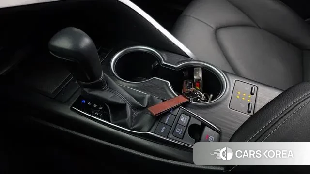 Toyota Camry (XV70) id 3256908 из Кореи 19