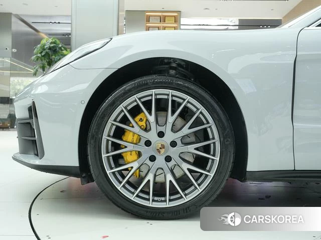 Porsche Panamera id 3920495 из Китая 27