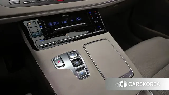 Hyundai The New Grandeur IG id 3329054 из Кореи 19