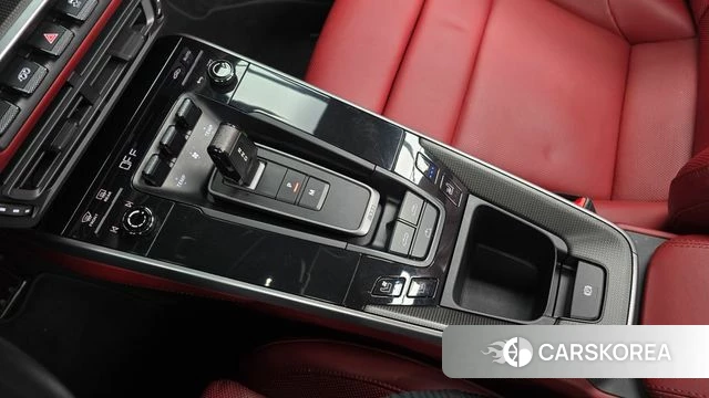 Porsche 911(992) id 3941743 из Кореи 19