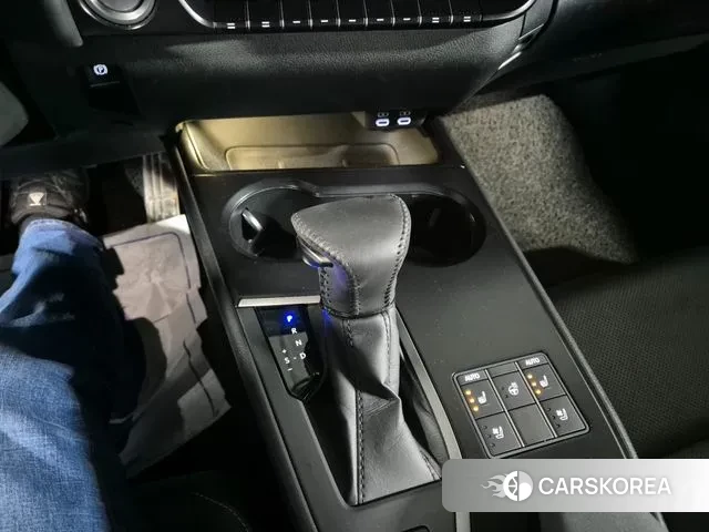 Lexus UX250h id 3477883 из Кореи 19