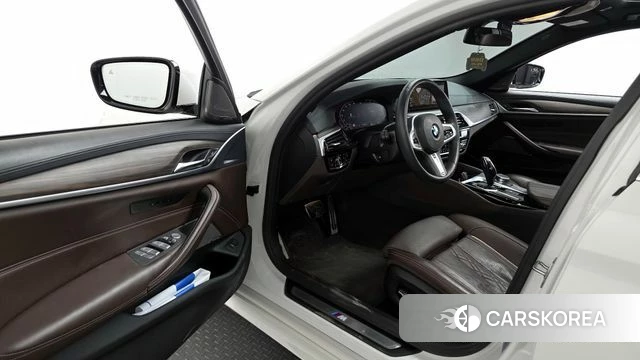 BMW 5 Series (G30) id 3828255 из Кореи 19