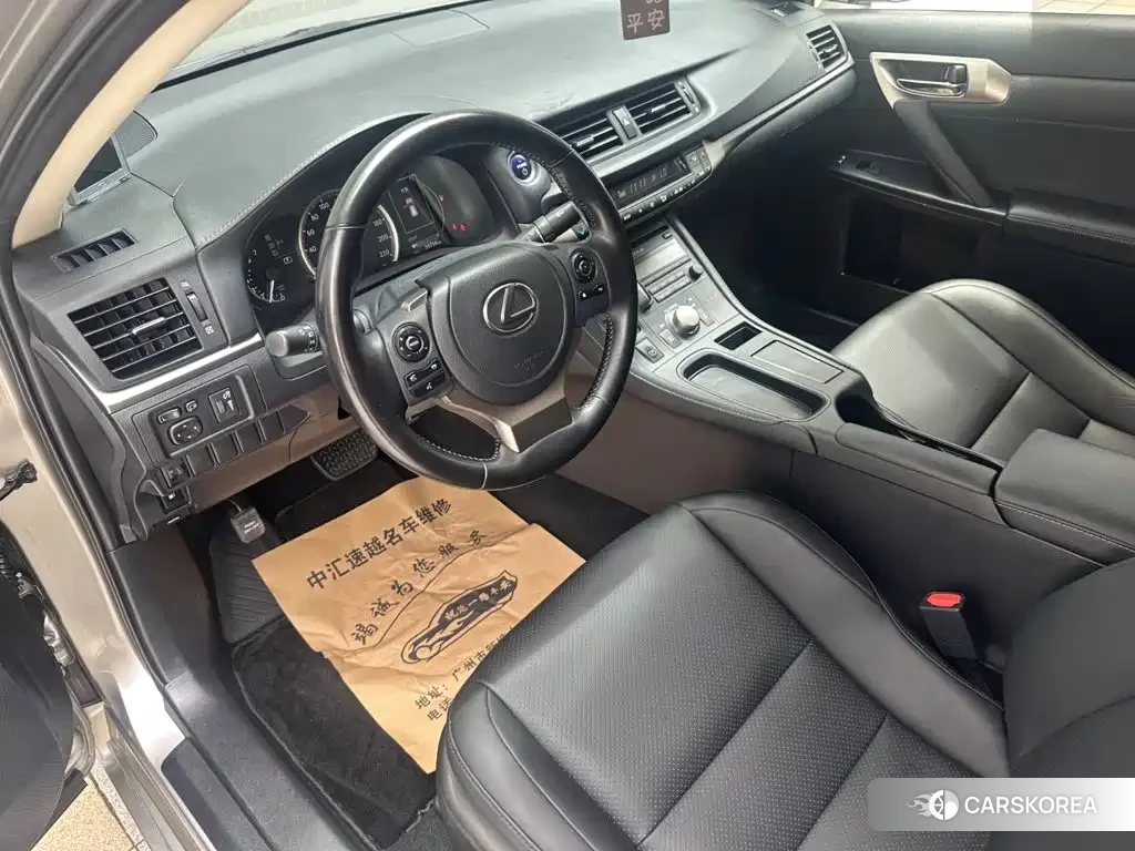 Lexus CT id 4679602 из Китая 12