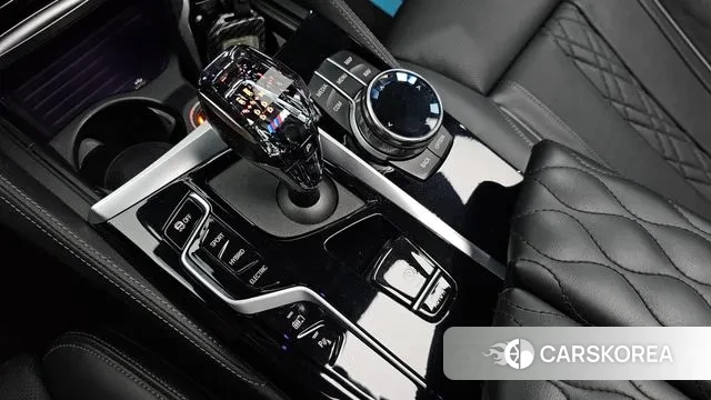 BMW 5 Series (G30) id 3561576 из Кореи 19