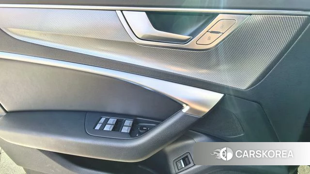 Audi A6L id 4275992 из Китая 16