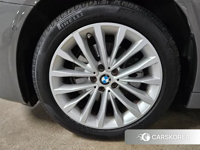 BMW 5 Series (G30) id 2885855 из Кореи 9