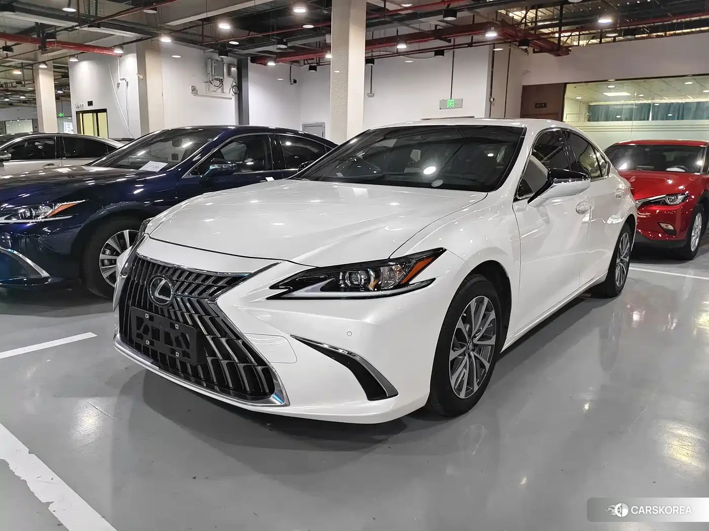 Lexus ES id 4601782 из Китая 18