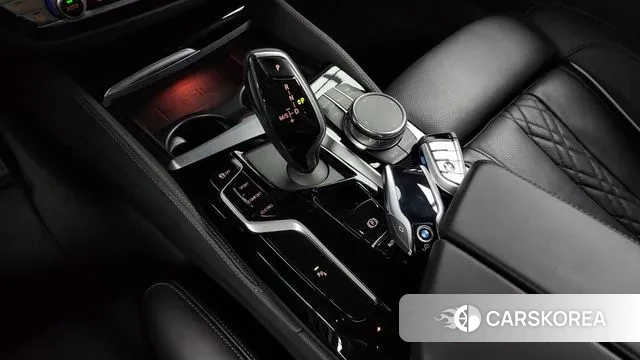 BMW 5 Series (G30) id 3059862 из Кореи 19