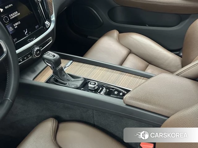 Volvo S60 id 4219240 из Китая 14