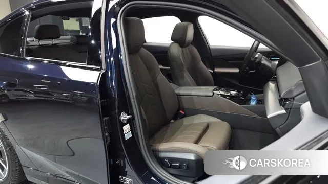 BMW 5 Series (G60) id 3492073 из Кореи 19