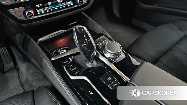 BMW 5 Series (G30) id 3468816 из Кореи 19