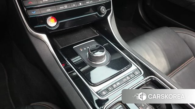 Jaguar XE id 4638145 из Кореи 29