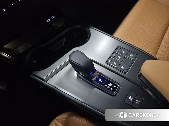 Lexus UX300h id 3619822 из Кореи 17