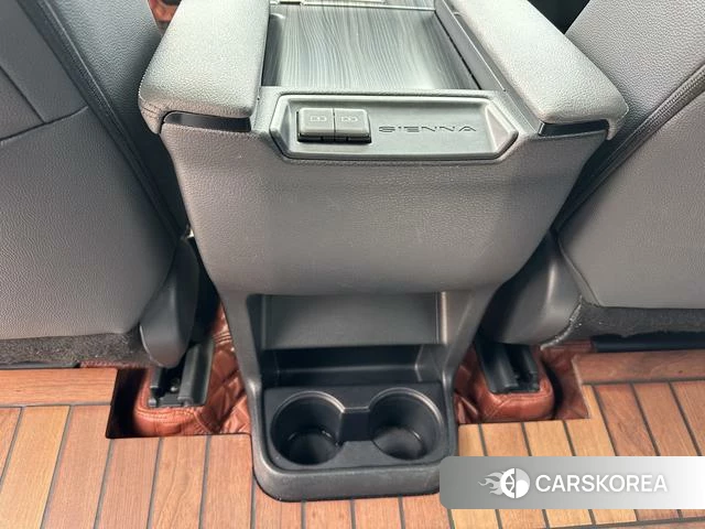 Toyota Saina id 4272897 из Китая 22